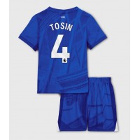 Chelsea Tosin Adarabioyo #4 Domáci Detský futbalový dres 2025-26 Krátky Rukáv (+ trenírky)